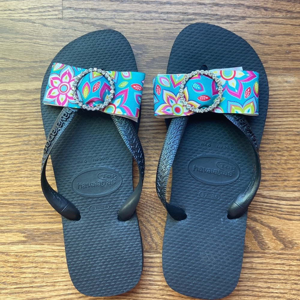 NEW Havaianas Top Flip Flips with Removable Bows